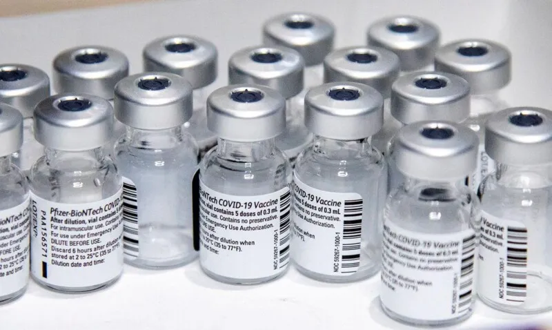 O estudo analisará a possibilidade da segunda dose da vacina Cominaryt, da Pfizer. 