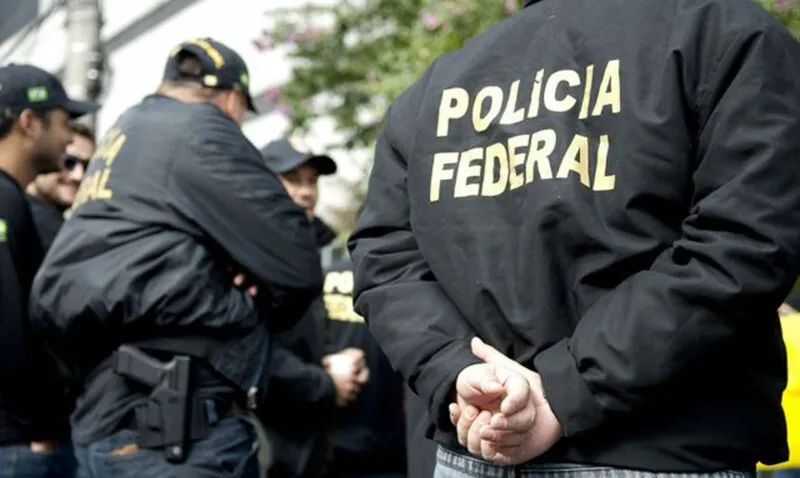 A ação de hoje conta com a participação de 30 policiais federais 