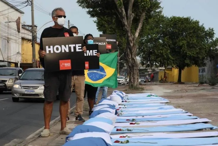 Imagem ilustrativa da imagem Rio de Paz realiza protesto referente aos 300 mil mortos pela Covid-19 no Brasil