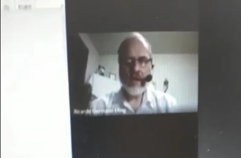 Imagem ilustrativa da imagem Professor é demitido após dizer que 'se estupro é inevitável e iminente, relaxe e aproveite'