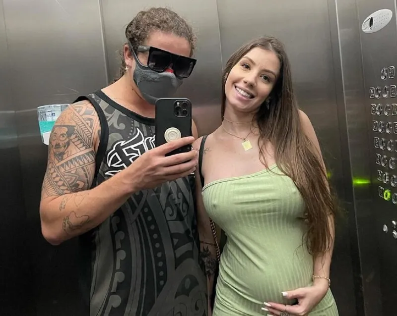 Imagem ilustrativa da imagem 'Babando mais todo dia': Whindersson se declara para noiva grávida