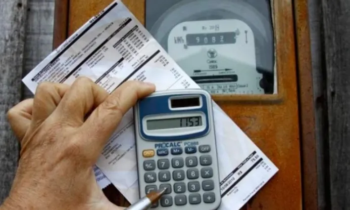 A Aneel estudava elevar a cobrança para R$ 7,57 a cada 100 kWh