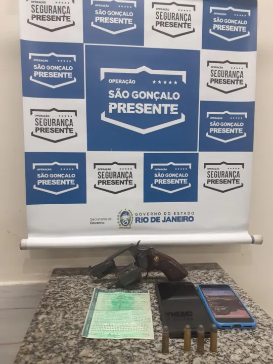 A vítima havia registrado uma ocorrência do roubo. 