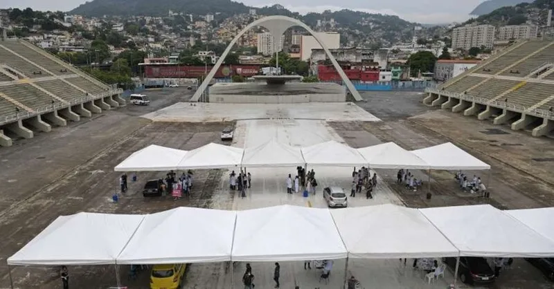 Imagem ilustrativa da imagem Cidade do Rio vai paralisar vacinação por falta de doses