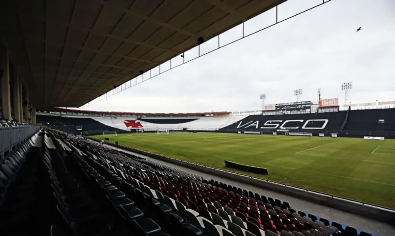 Imagem ilustrativa da imagem Em 9º lugar, Vasco encara o Confiança e pode se aproximar do G4 da série B