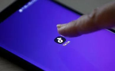 Imagem ilustrativa da imagem UFC fecha acordo com Tiktok que irá transmitir lutas ao vivo pela plataforma