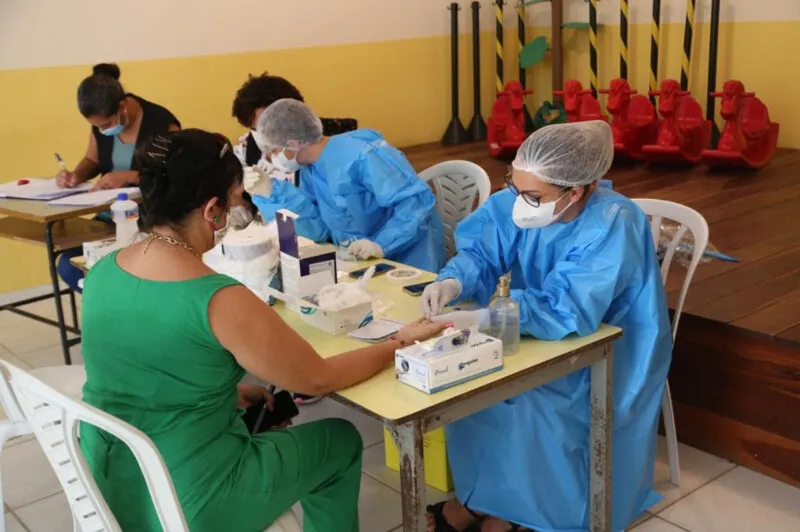 Em caso positivo, a pessoa será encaminhada à Tenda Covid-19 (ao lado da UPA da cidade) para avaliação e acompanhamento