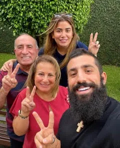 Ele também homenageou o pai que faz aniversário hoje