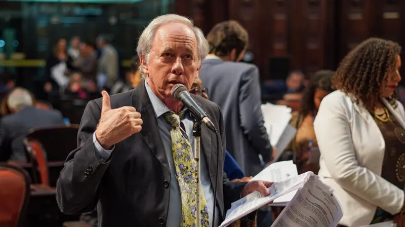 O deputado Carlos Minc (PSB) foi eleito nesta terça-feira (22/03), por unanimidade