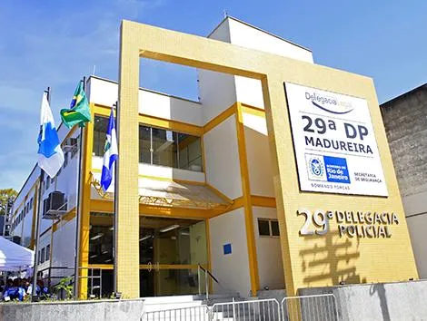 O criminoso, de 44 anos, trabalhava como vigilante no local