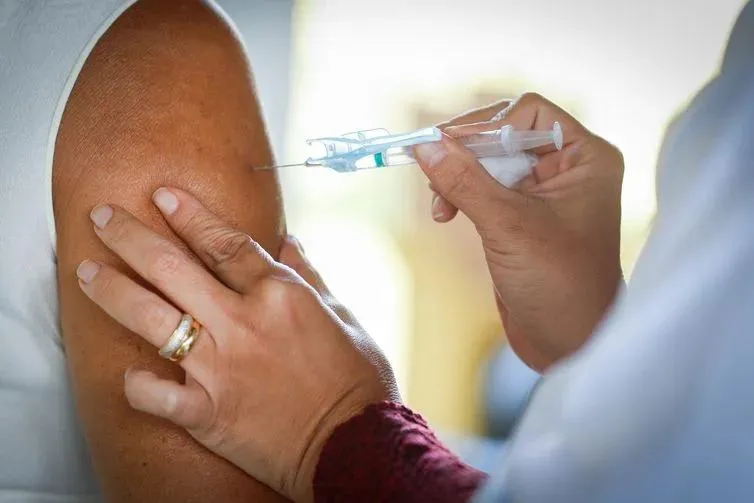  Segundo o 24° Boletim Epidemiológico, 33 regiões administrativas do estado estão com alto risco de contágio.