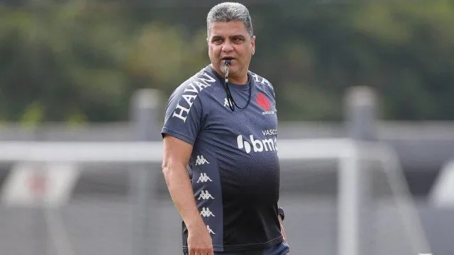 Técnico foi contratado no início da temporada para levar o Vasco de volta à Série A