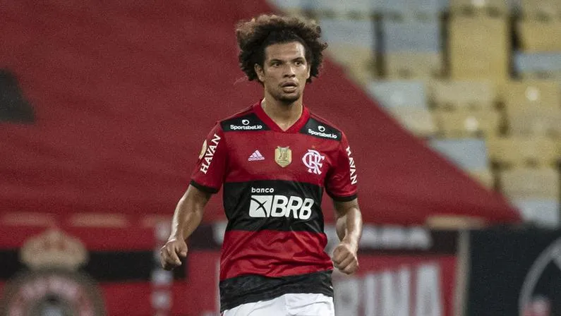 Arão deixou o Botafogo em 2015 para acertar com o Flamengo