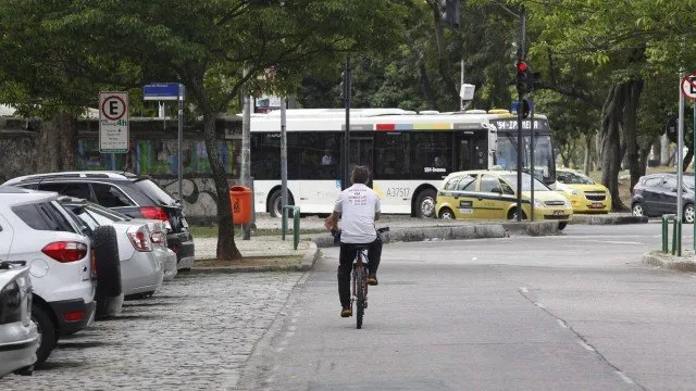 Imagem ilustrativa da imagem PM é baleado e acusado de roubo morre durante ataque a comércio