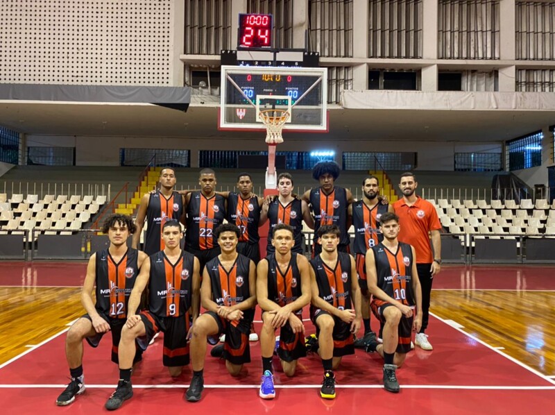 Time de basquete de Niterói faz vaquinha para conseguir disputar campeonato  internacional