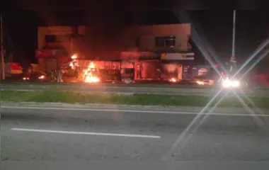 Acidente com ônibus em Niterói causa incêndio e deixa 4 pessoas feridas