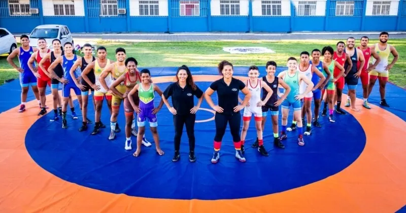 Atletas da Equipe Niterói Wrestling e do Parque Esportivo e Social do Caramujo