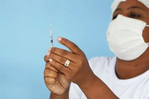 O imunizante Pfizer servirá para dar continuidade à vacinação dos adolescentes com mais de 14 anos