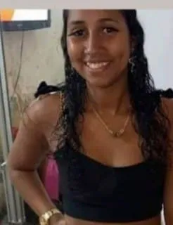 Duas irmãs foram baleadas no Rio; Débora, de 20 anos, morreu