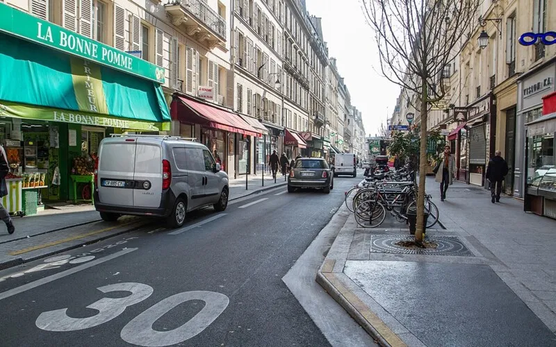 Cidade francesa limita velocidade de carros a 30 km/h
