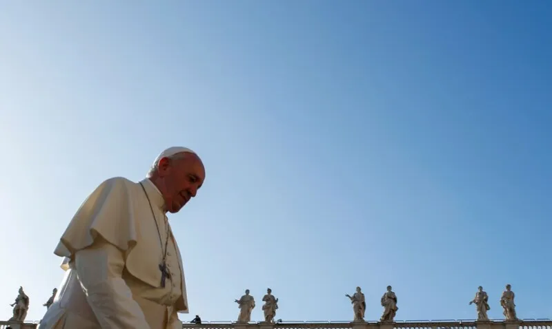 O papa lamenta que haja cristãos e ministros hipócritas 