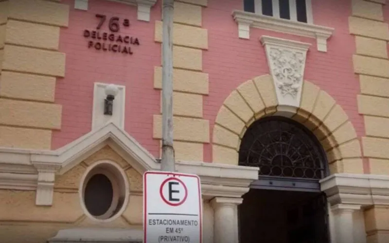 Ele foi preso por policiais civis da 76ª DP (Niterói)