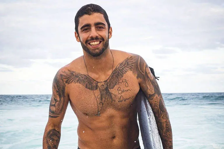 O surfista é ex-namorado de Anitta