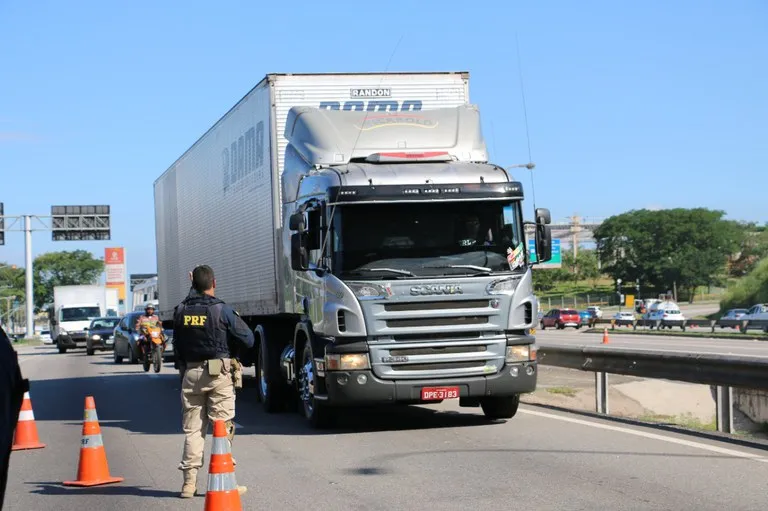 As ações terão, ainda, outros pontos focais, como a fiscalização do tempo de direção e descanso do motorista profissional e do exame toxicológico.
