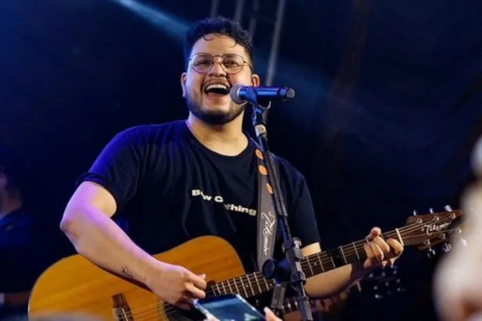 Maurílio é dupla da cantora Luiza