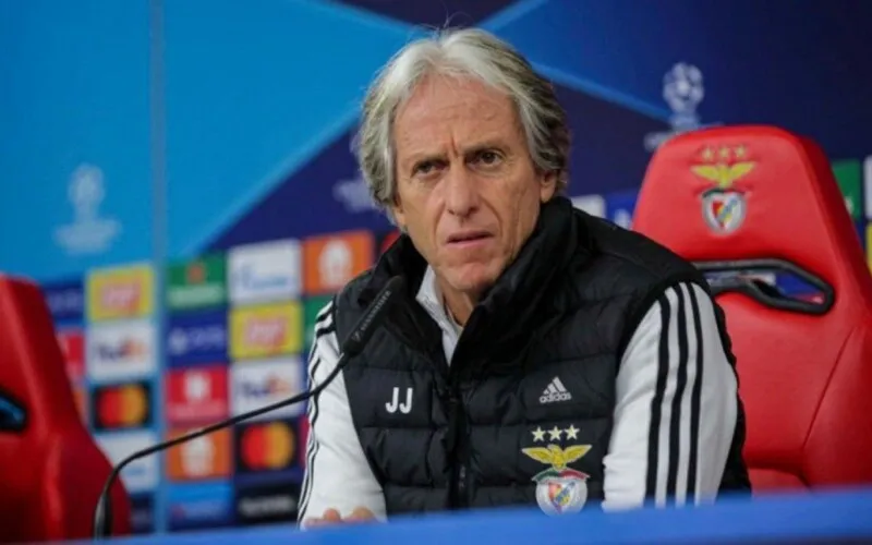 Treinador português quer Nino para substituir o lesionado Lucas Veríssimo