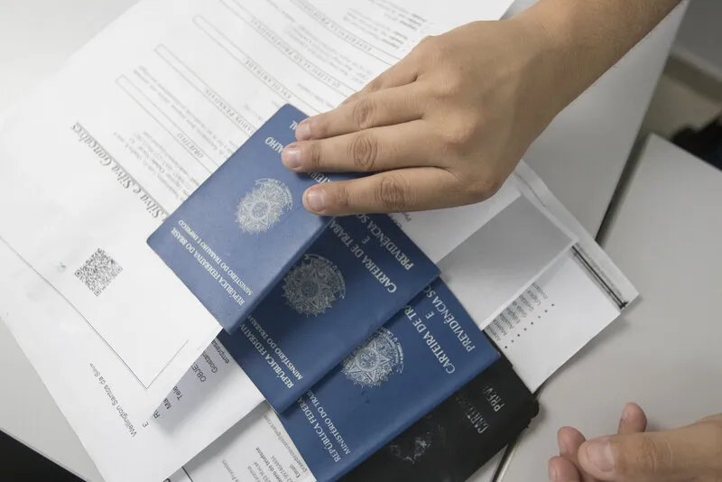 As oportunidades são para diversas escolaridades e funções