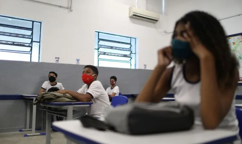 Crianças e adolescentes se tornaram mais tristes, inseguros e perderam o interesse pelos estudos durante a pandemia