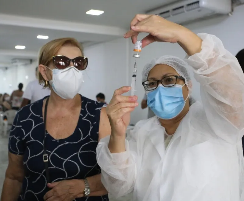 É necessário ter um intervalo de três meses ou mais da segunda dose