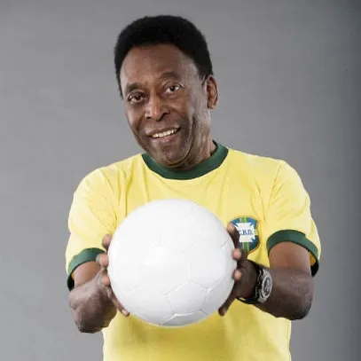 Pelé realiza exames de rotina no hospital Albert Einstein, em SP