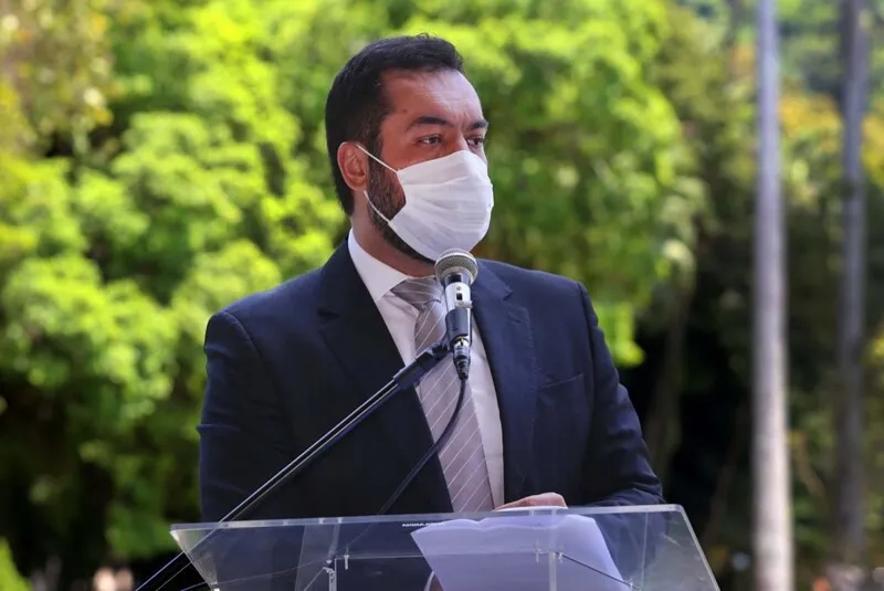 Claudio Castro disse que está acompanhando avanço da nova variante Ômicron