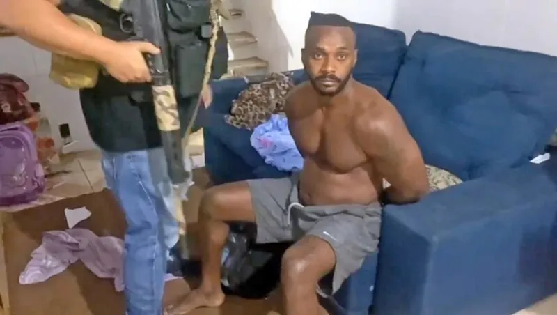 Durante a ação, um homem que entrou em confronto com os policiais foi baleado e morreu