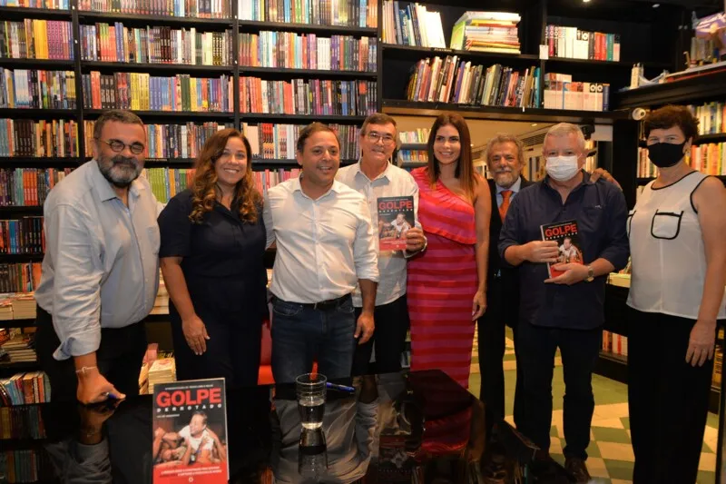 Lançamento reuniu personalidades do meio político e social de Niterói