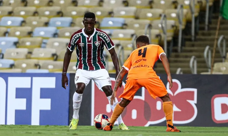 As principais ausências devem ser Felipe Melo, que vem atuando como zagueiro e que está com um problema muscular, e Fred, que deve ficar no banco após atuações ruins no comando do ataque