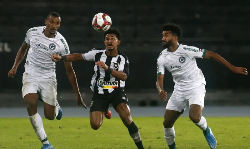 Botafogo e Goiás em confronto válido pelo primeiro turno