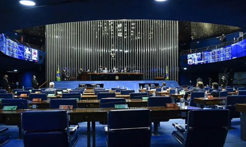 Brasil já registrou 611.478 mortes por covid-19