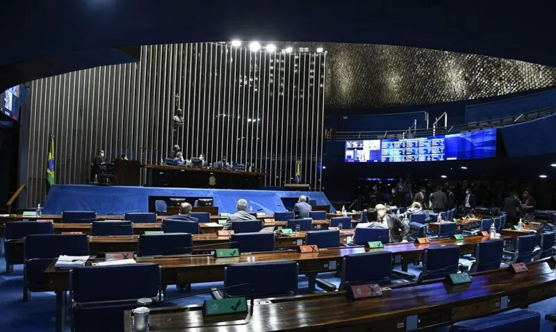 O Auxílio Brasil deverá ter o  pagamento em parcelas com valor médio de R$ 400