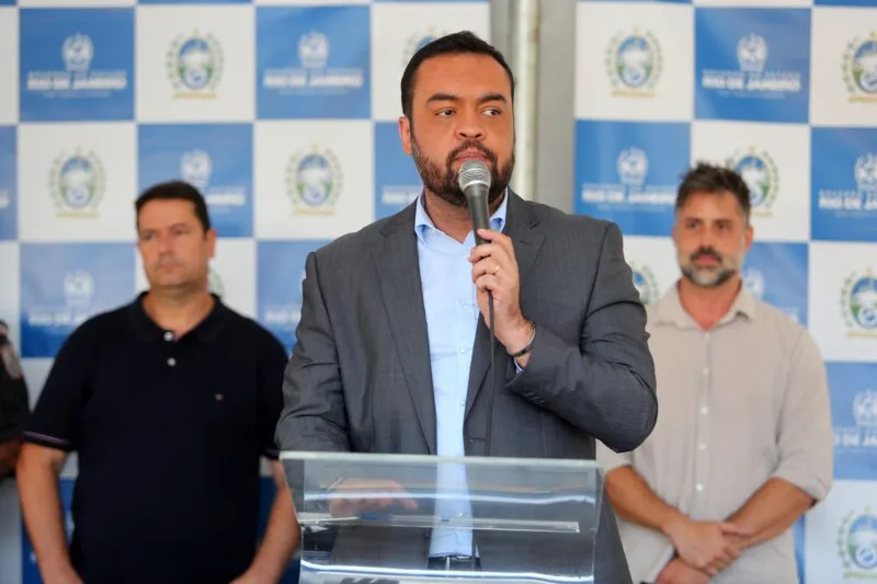 A Polícia Civil destinou pouco mais de R$ 4 milhões na distribuição dos cartões para beneficiar 8.445 policiais e colaboradores