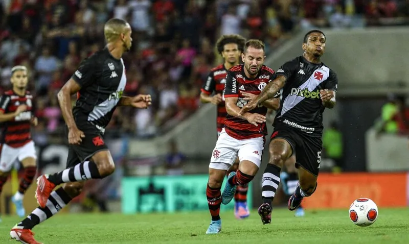 O  atacante Bruno Henrique está fora da partida