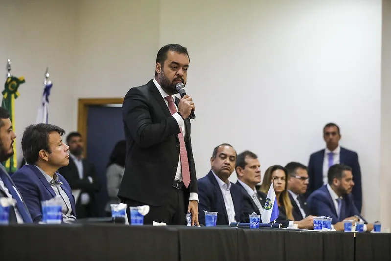 Cláudio Castro anunciou novas obras nesta segunda (28)
