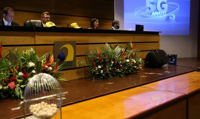 Tres operadoras participaram do arremate do leilão 5G