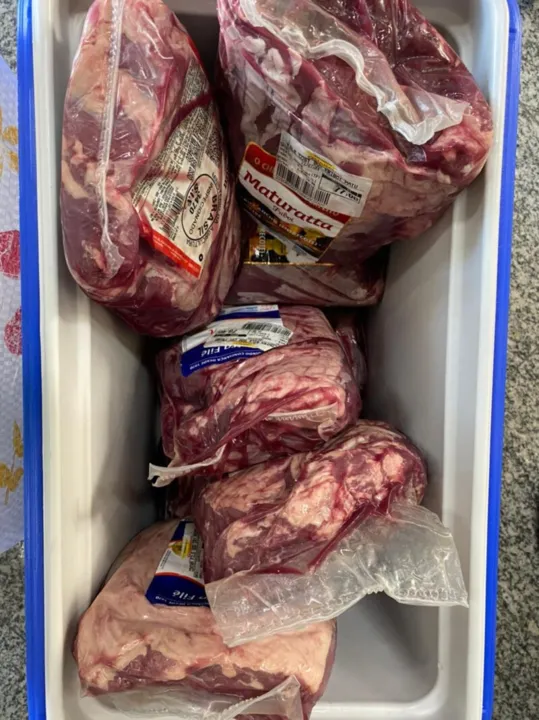 Homem tentava furtar carne e outros produtos