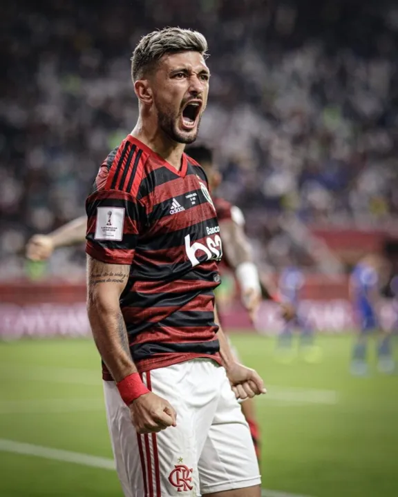 Arrascaeta e Flamengo buscam acerto contratual