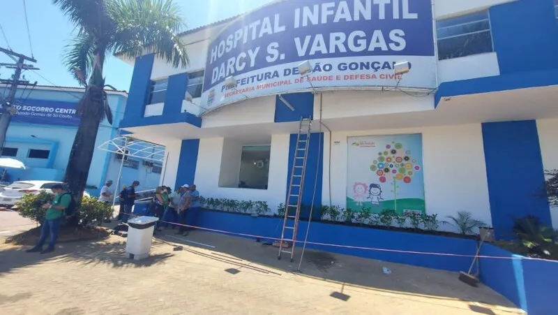 O secretário de Saúde e Defesa Civil, Gleison Rocha, esteve na unidade