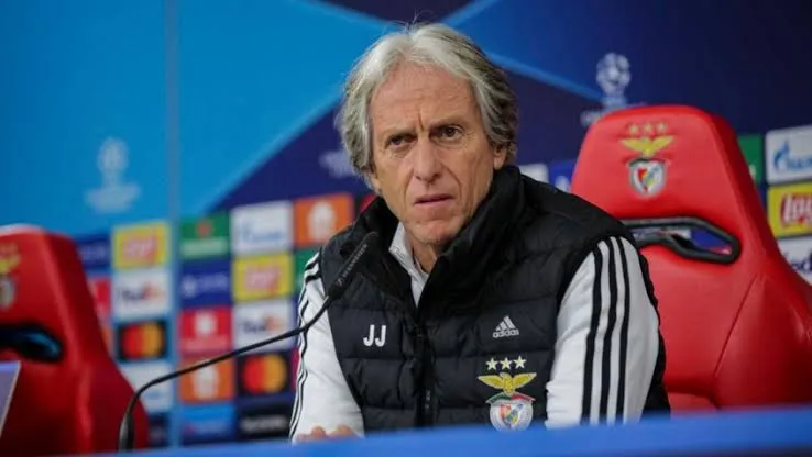 Técnico não deseja voltar ao Brasil neste momento
