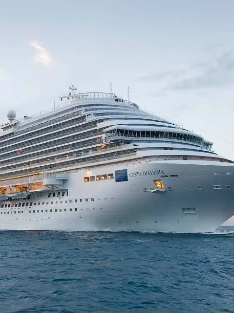 O navio Costa da Diadema é uma das embarcações atingidas pela Covid
